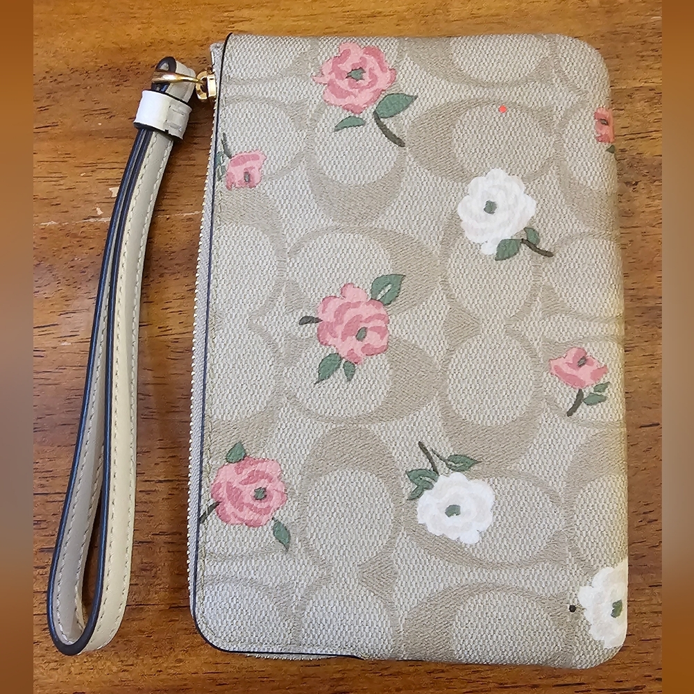 Coach Floral Print Signature Monogramm Crossgrain Leather Wristlet NWT - Picture 2 of 11